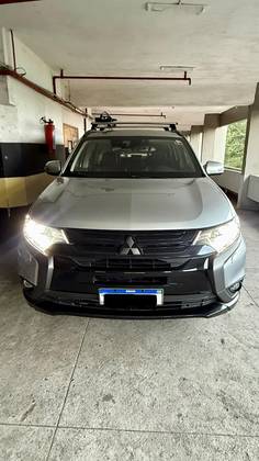 MITSUBISHI OUTLANDER 3.0 GT 4X4 V6 24V GASOLINA 4P AUTOMÁTICO